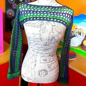 Women's long sleeve crop crochet pullover